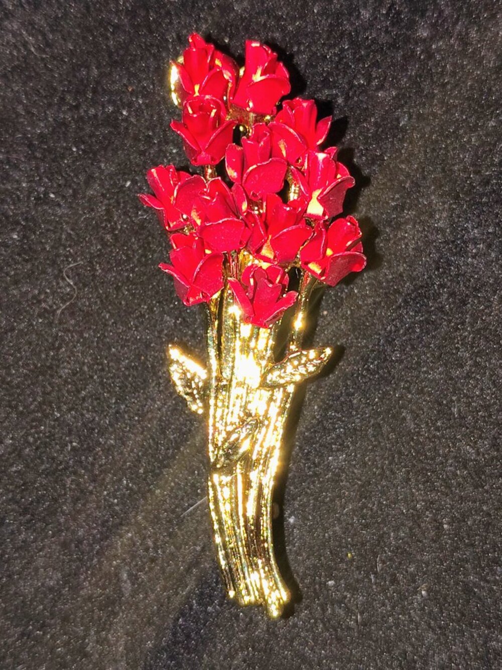 Vintage Red Enamel Rose Bouquet Brooch – Gold‑Tone Floral Pin (1990s)